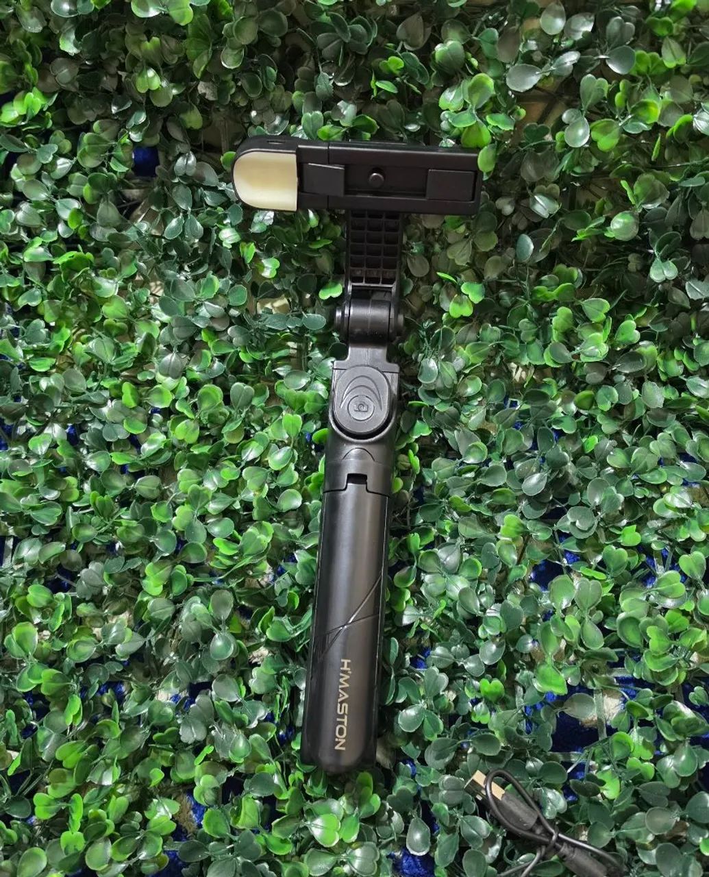 Tripé + Pau de Selfie com Controle - Foto 2
