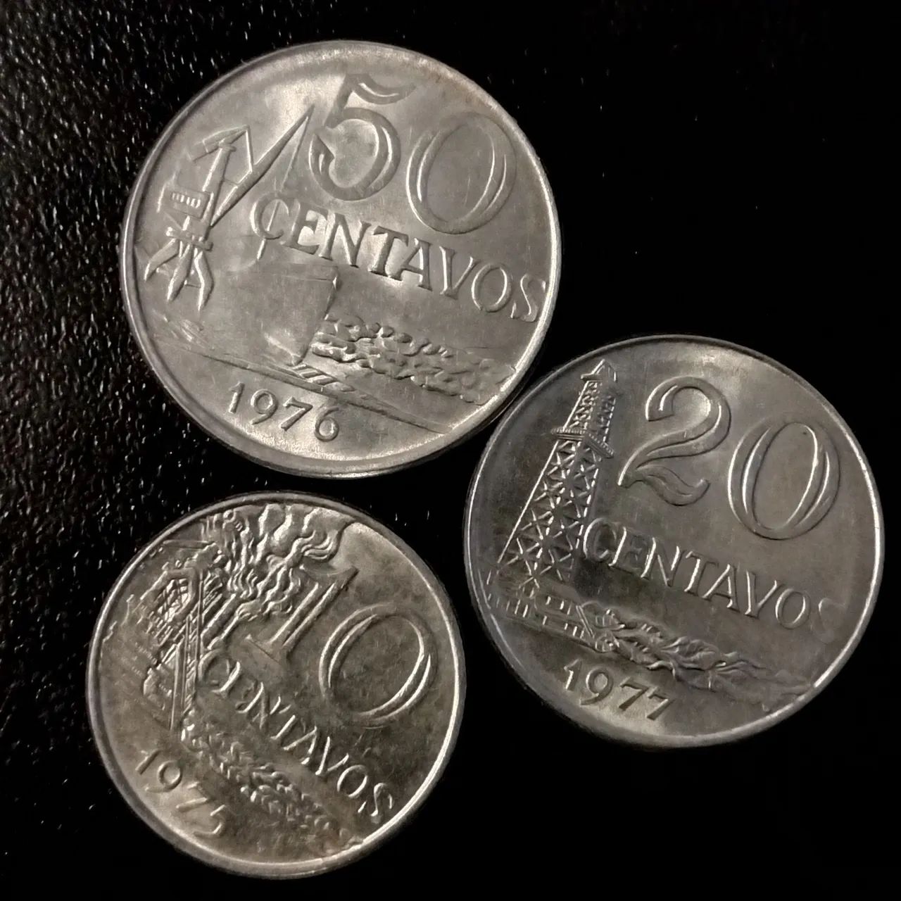 Lote 3 moedas 10 20 50 Centavos Aço Série Indústria  - Foto 4