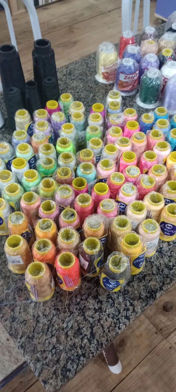 Selling Threads427577244711669760