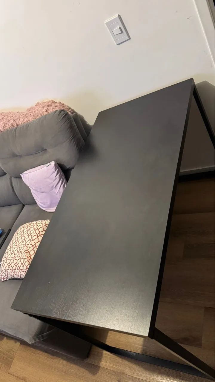 Escrivaninha preta 439340282329835523