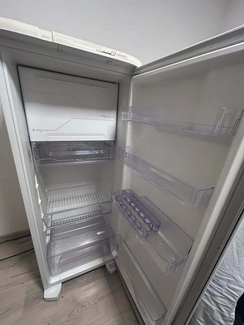 Geladeira - Electrolux  - Foto 4