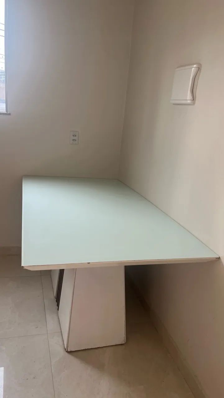 Mesa de jantar com 6 cadeiras 