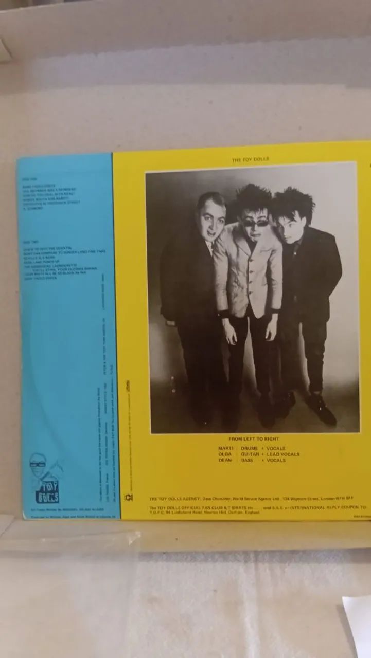 Vinil Toy Dolls "Bare faced cheek"