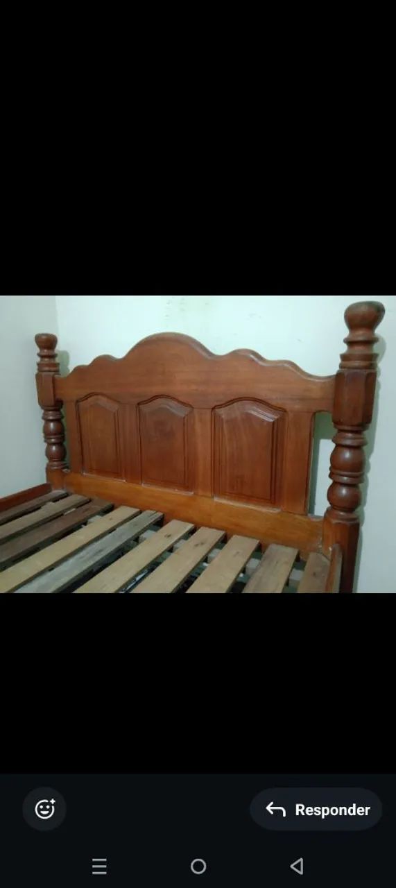 Vendo cama de casal de madeira 