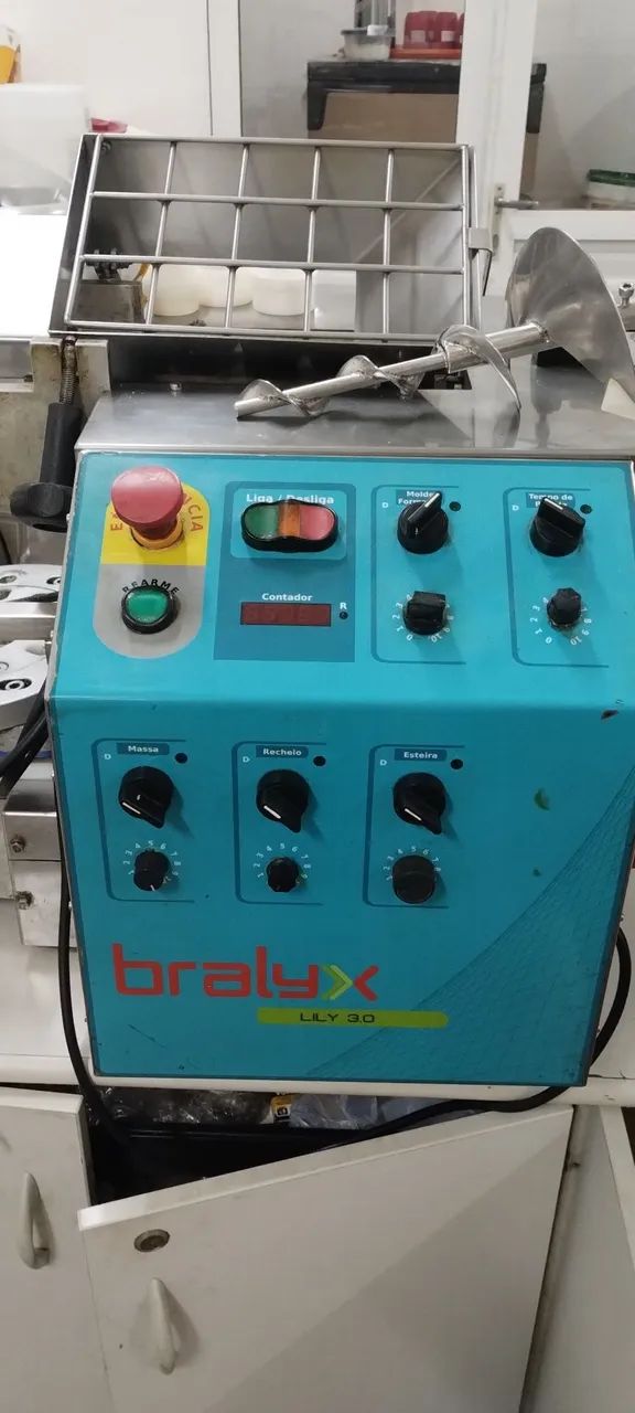 Modeladora de salgados / Máquina de salgados Bralyx 3.0