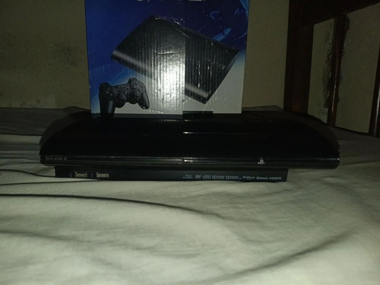 PS3 Slim 500GB COMPLETO - COM CAIXA + 3 CONTROLES + 5 JOGOS - Foto 2