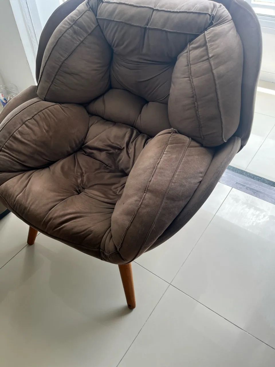 Poltrona cadeira bem confortável 