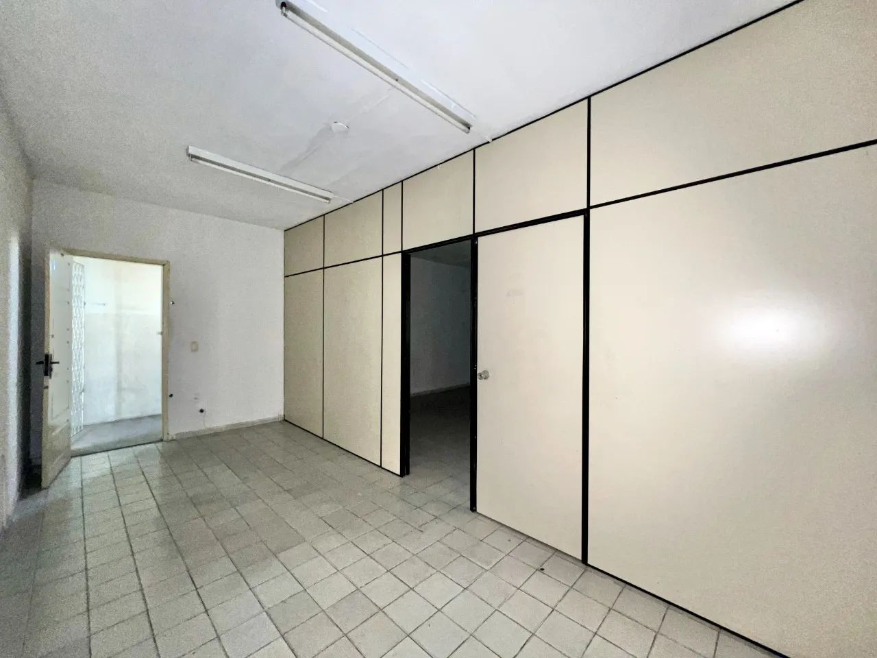 Oportunidade Única: Sala Comercial Compacta e Estratégica no Alecrim! - Foto 4