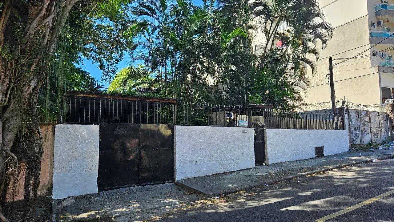 Casa comercial no Centro com 3 quartos, garagem e quintal perto do Clube Mauá