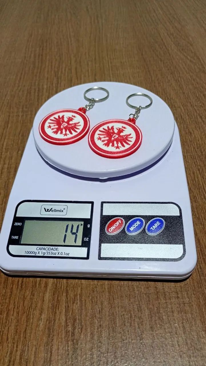 Kit 2 chaveiros do Eintracht Frankfurt em 3D - Foto 4
