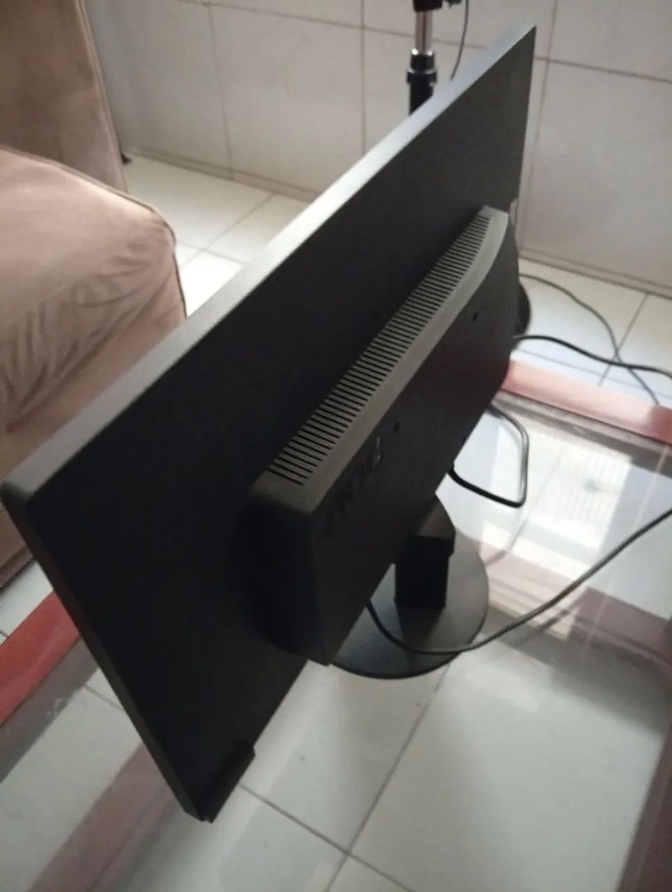 Monitor AOC E970SWHNL de 18.5" com LED HD e HDMI (semi novo) - Foto 3