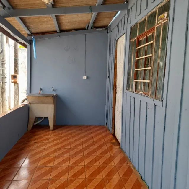 aluga-se casa 