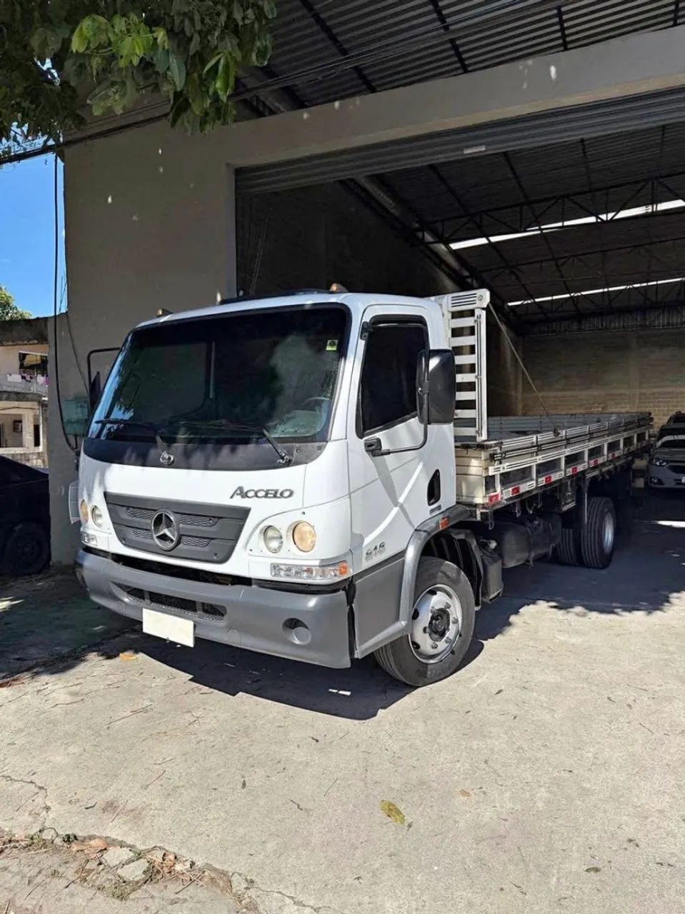 Accelo 815 , 2012