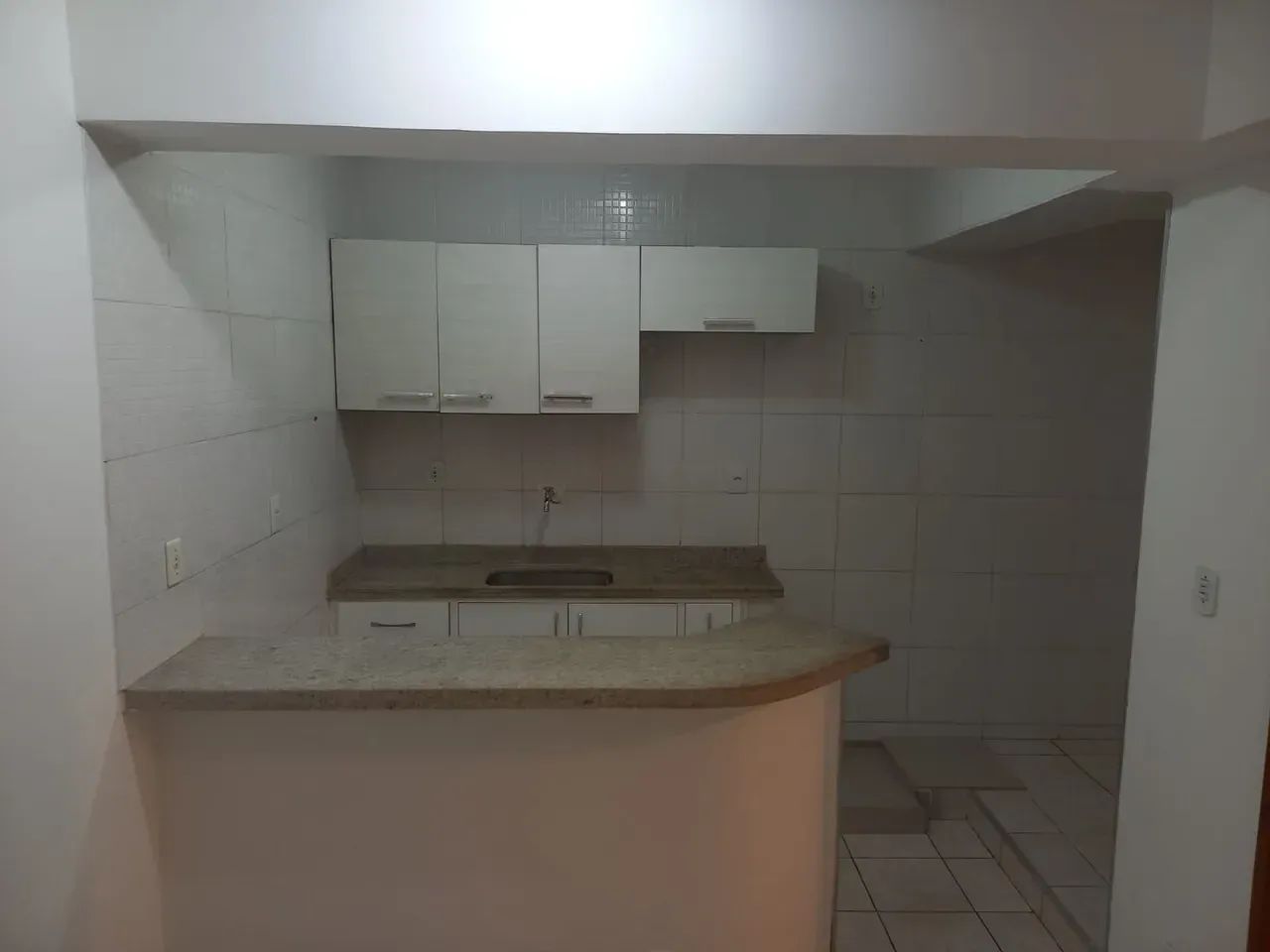 VENDO KITINET NA SCLN 307