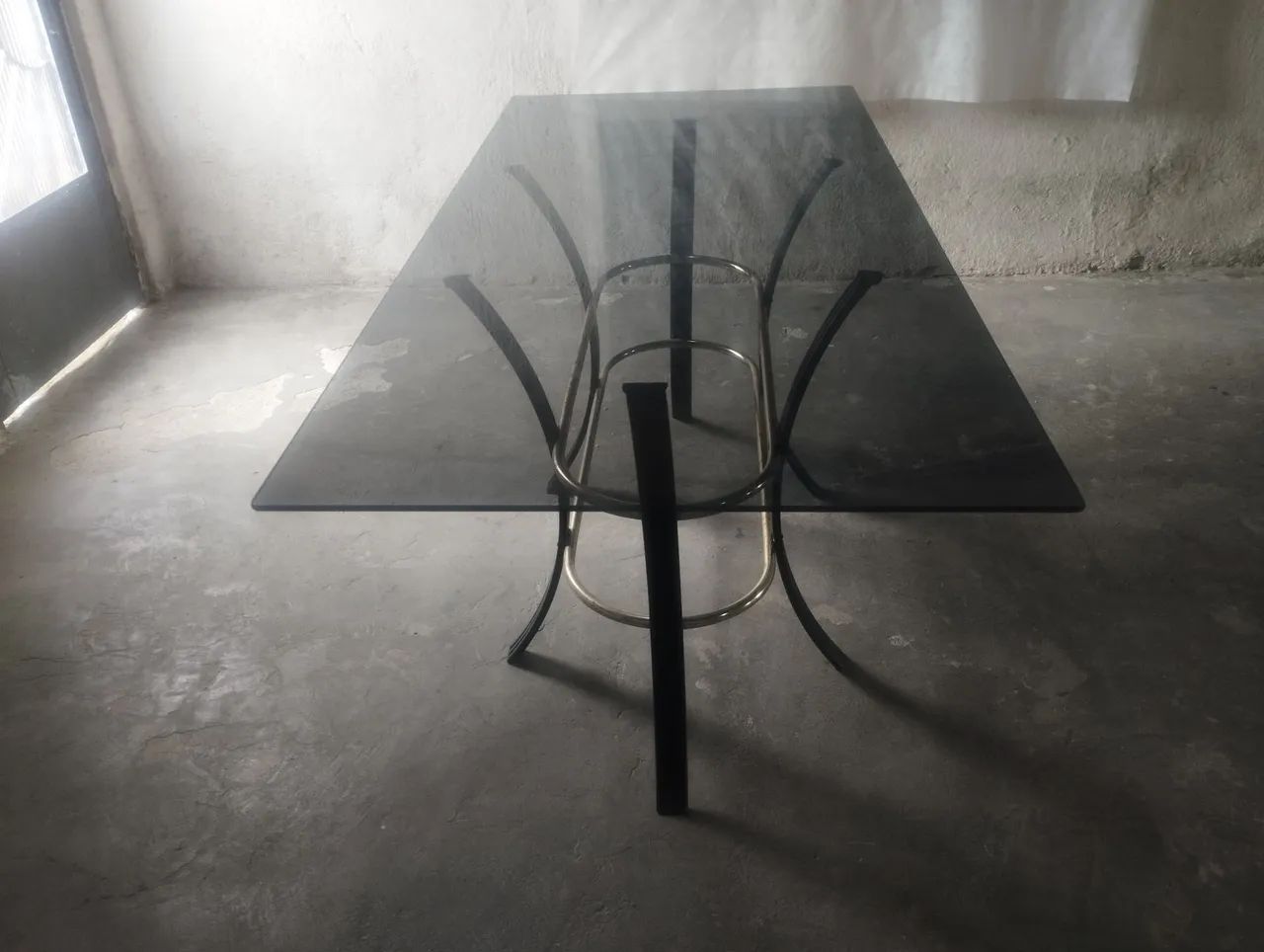 Mesa de vidro, base de ferro <br>Guaianases