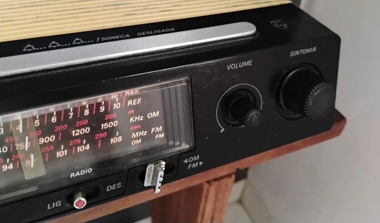 PHILIPS 470 - Rádio Relógio Antigo Vintage  - Foto 3
