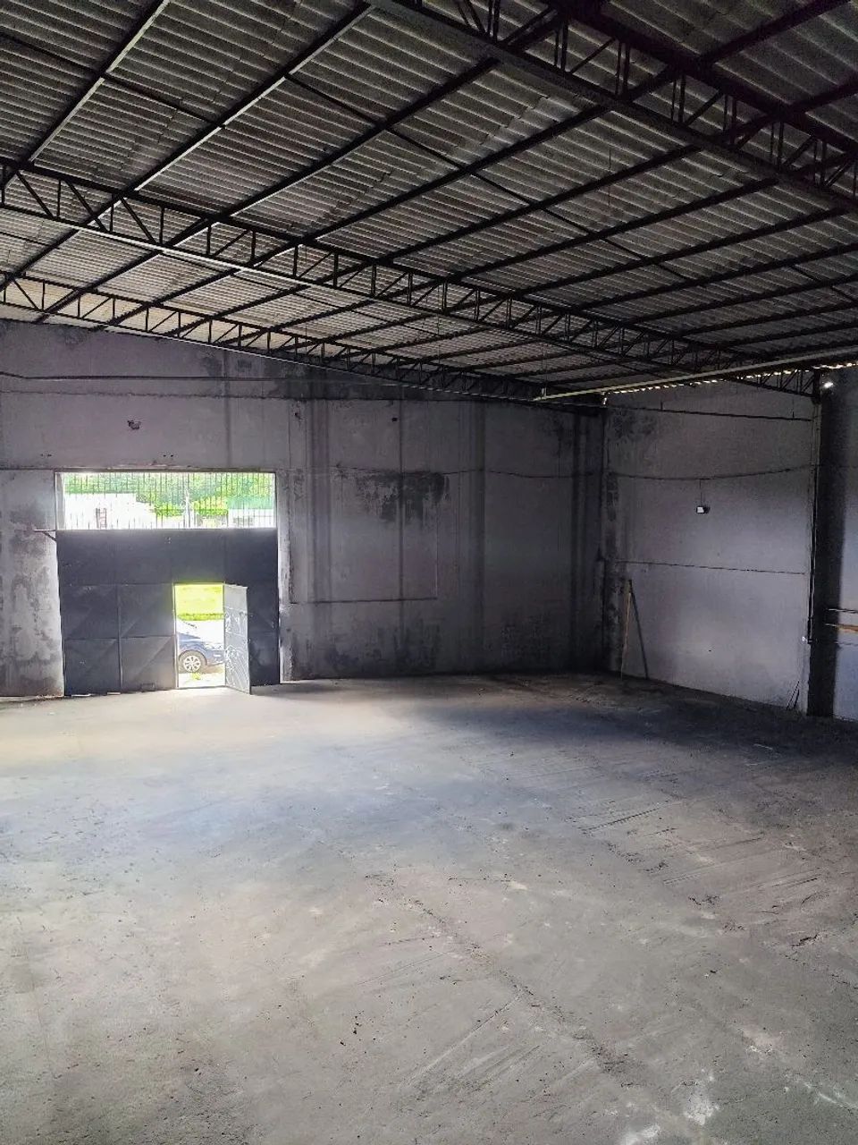 GALPÃO AMPLO PARA ALUGUEL | 336m² | AV. INDEPENDÊNCIA - Foto 2