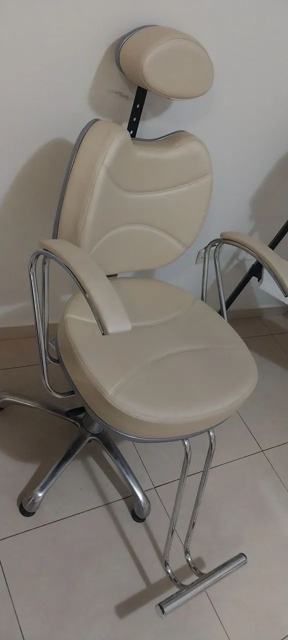 CADEIRA PARA SALÃO, MAQUIAGEM, CABELOS, ETC...