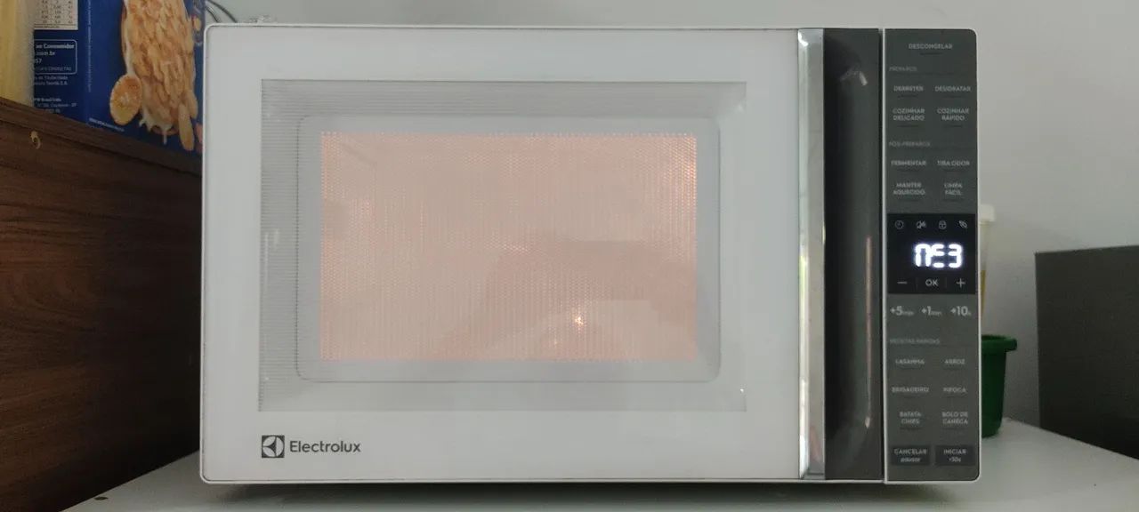 Vende-se Microondas Electrolux 36L - Foto 3