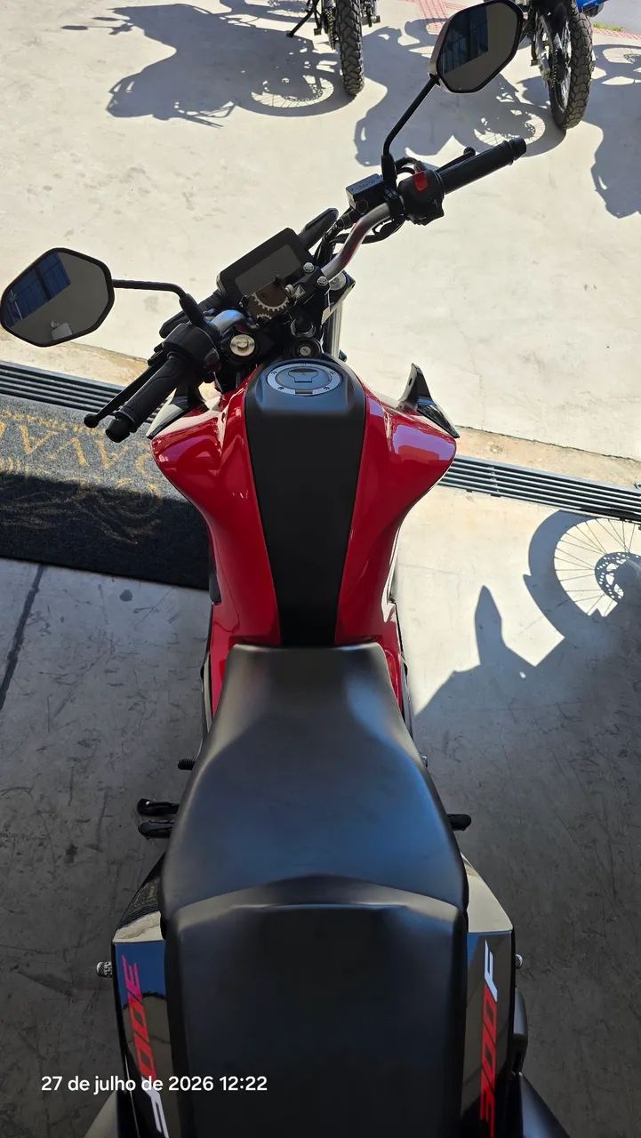 CB 300 F - Foto 4