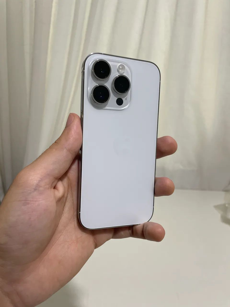 iPhone 14 Pro 256GB - Silver / Branco (Completo na Caixa +