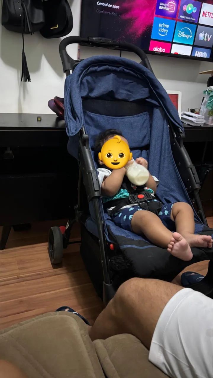 Carrinho de bebê e bebê conforto - Foto 2