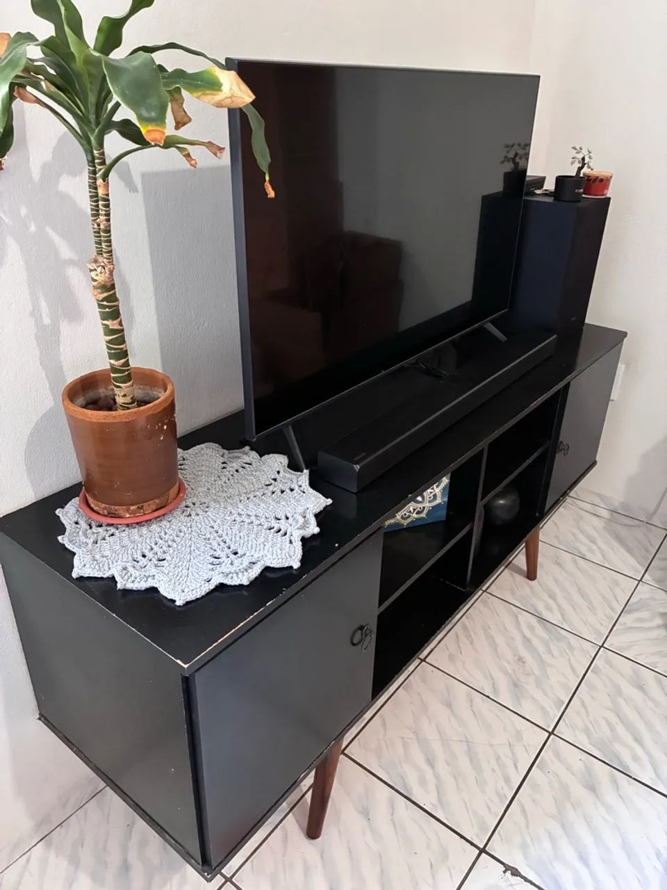 Rack retrô para televisão 
