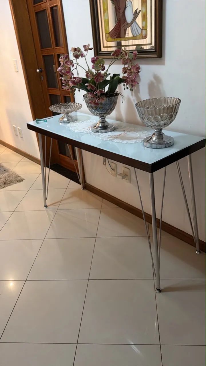 Mesa de jantar com cadeiras e aparador - Foto 3