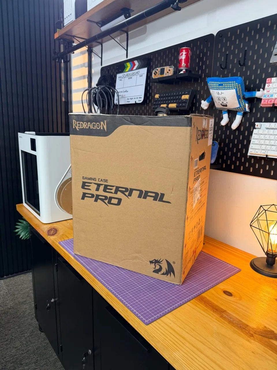Gabinete Redragon Eternal Pro (COM TELA)