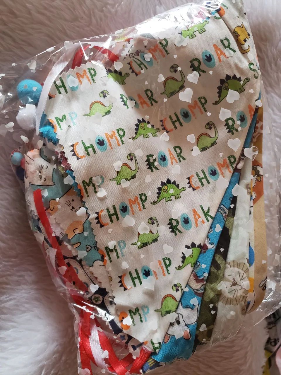 58 gravatas pet e 41 bandanas - Foto 4