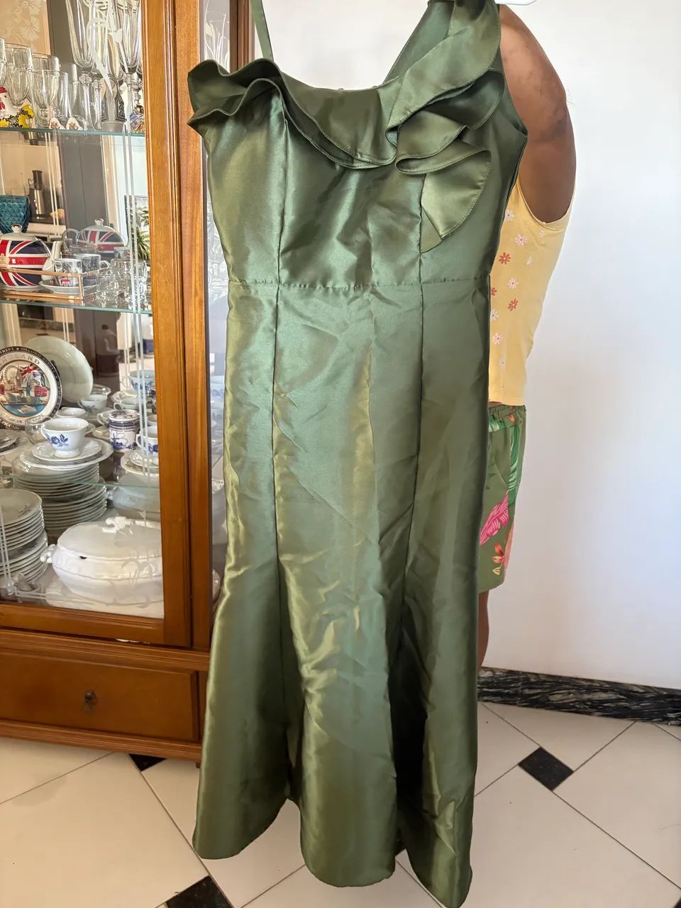 Vestido de festa ( cor verde oliva )
