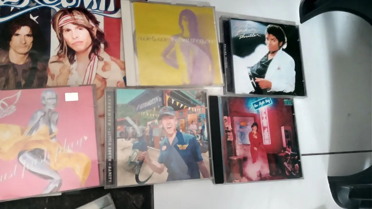 CDs de rock lote com 20 CDs variados 