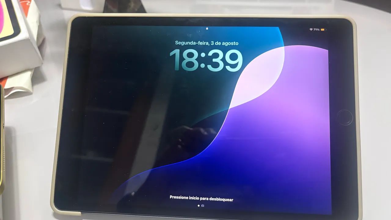 iPad 7ª Geração 128GB Wi-Fi + Cellular (Com Nota Fiscal e Acessórios)