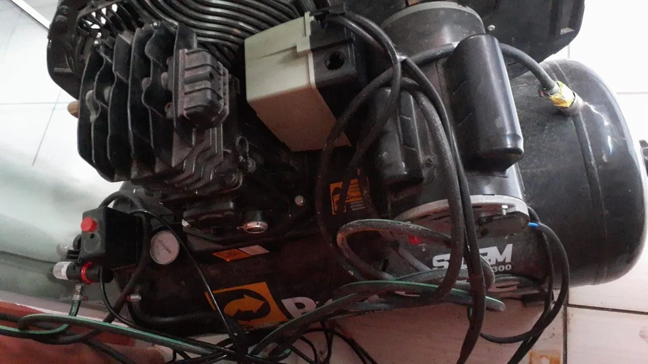 Compressor de ar 10 pés 110 litros com nota fiscal pronto pra uso .p