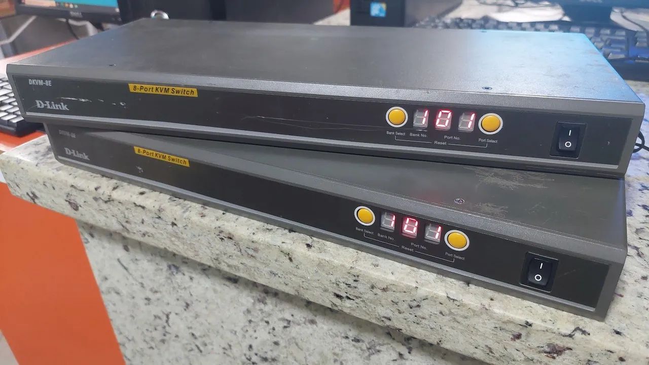 KVM Switch D-Link DKVM-8E 8 Portas - Rack 19"<br> - Foto 3