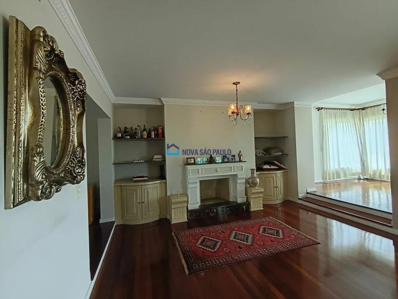Amplo Apartamento, 04 vagas - Próximo Parque da Aclimação.