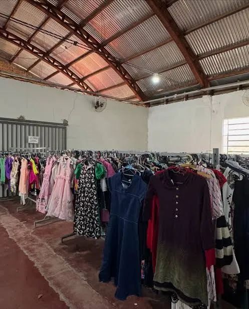 VENDO BAZAR DE ROUPA ?
