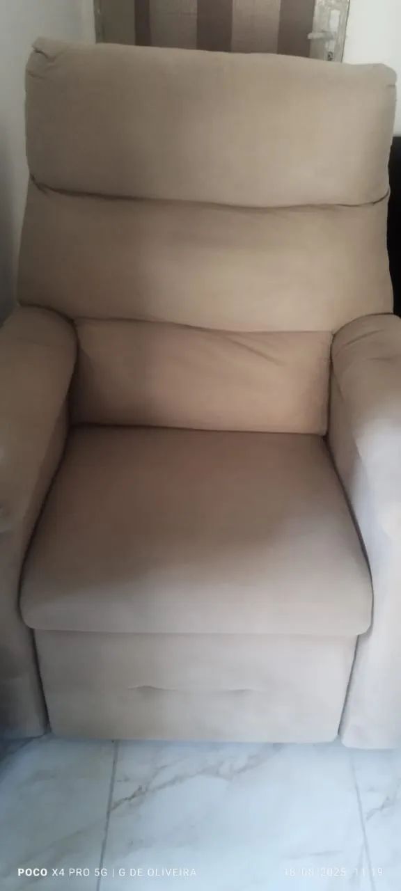 Poltrona reclinável não utilizada