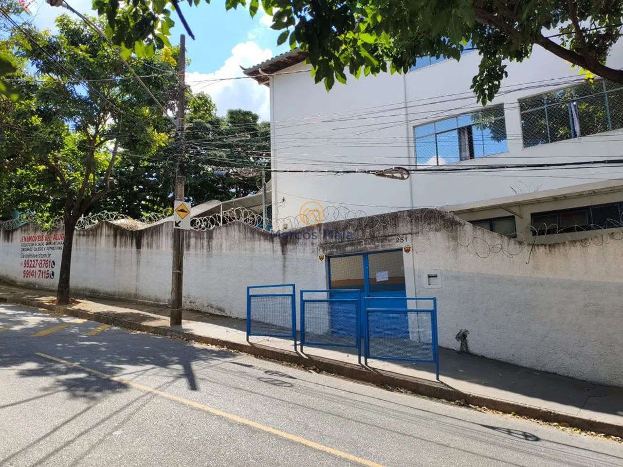 Prédio comercial disponível para locação no Bairro Estoril.