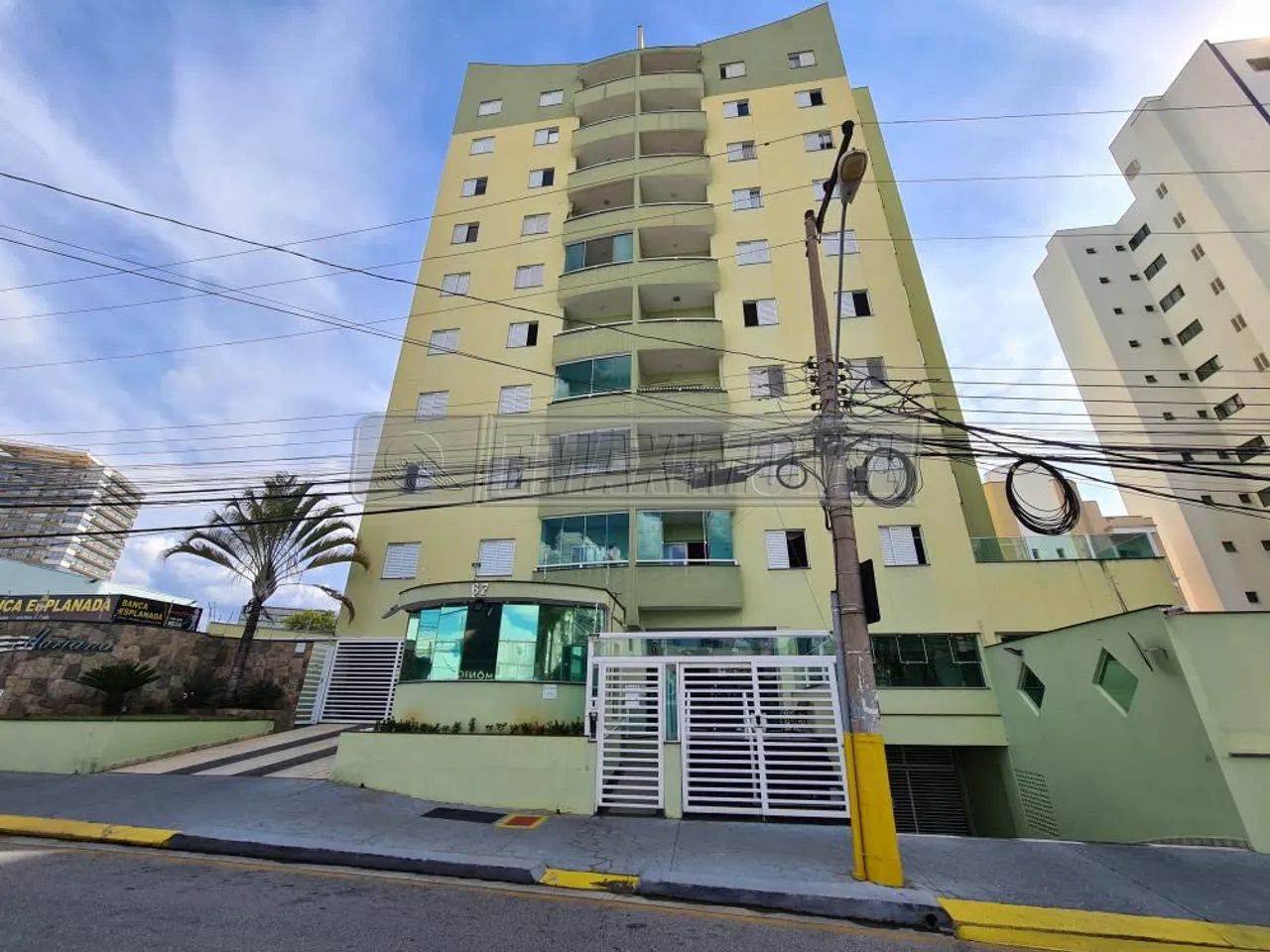 Apartamento com 3 quartos sendo 1 suíte - Parque Campolim