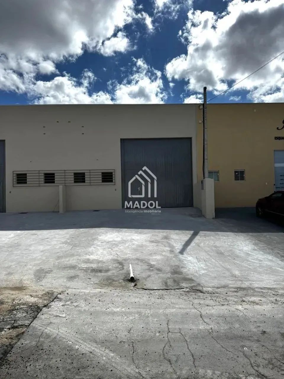 BARRACAO 02 PARA LOCAÇÃO MEDINDO 200M² NO BAIRRO NEVES