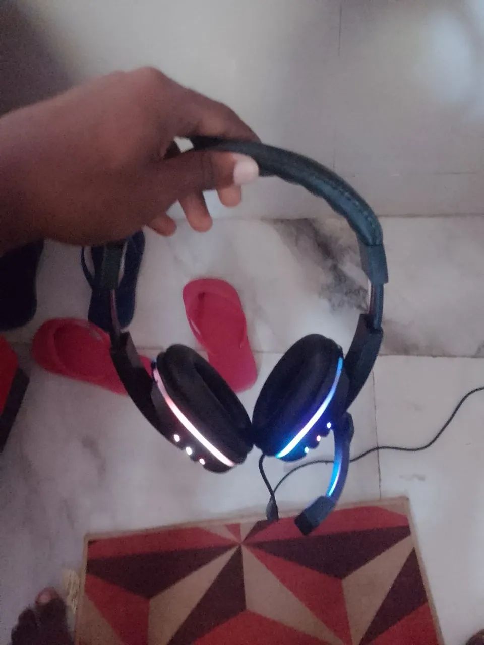 Headset Gamer com LED RGB e Microfone - Bem Conservado - Foto 3