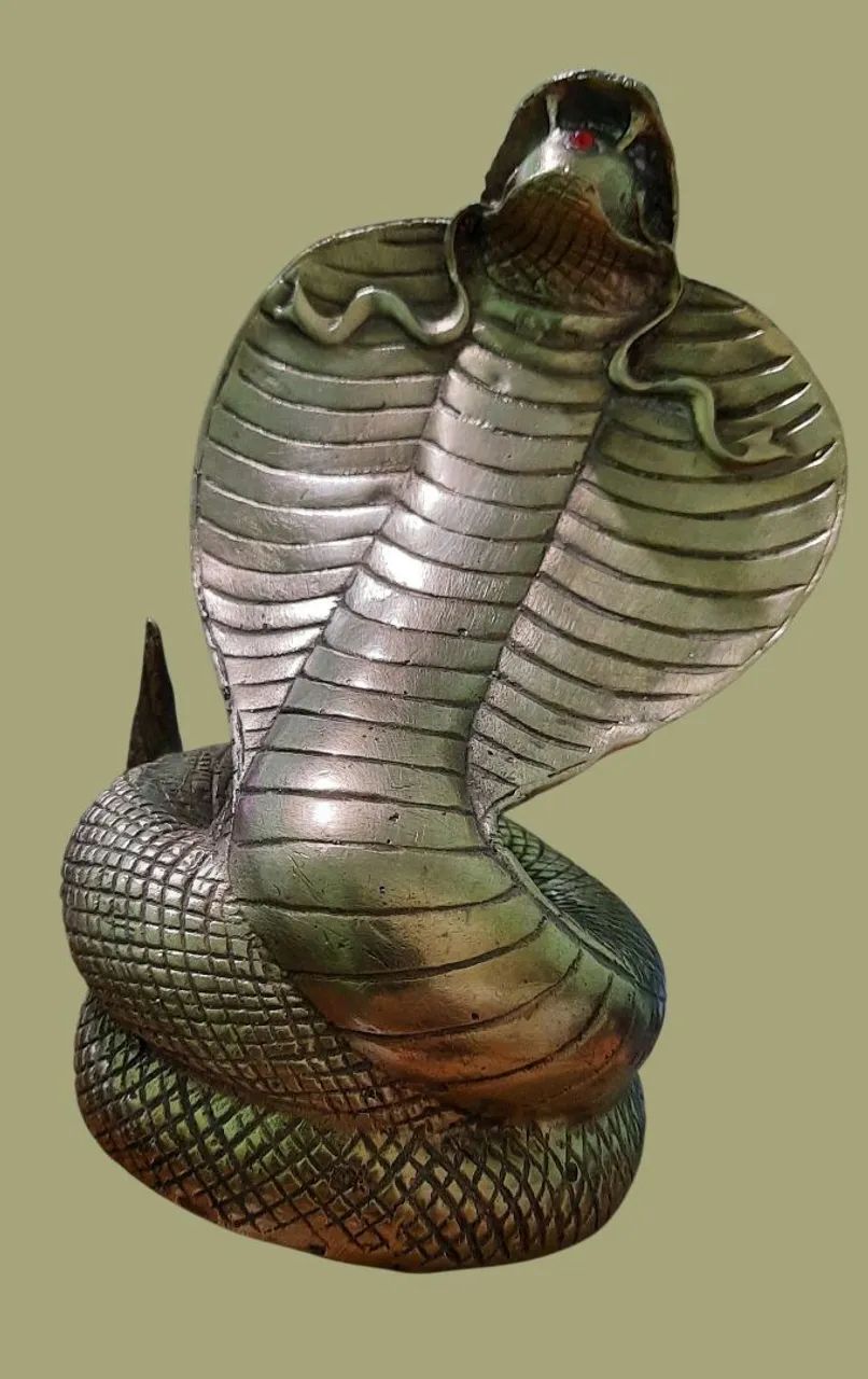 Bronze ? serpente em bronze tipo naja. - Foto 2