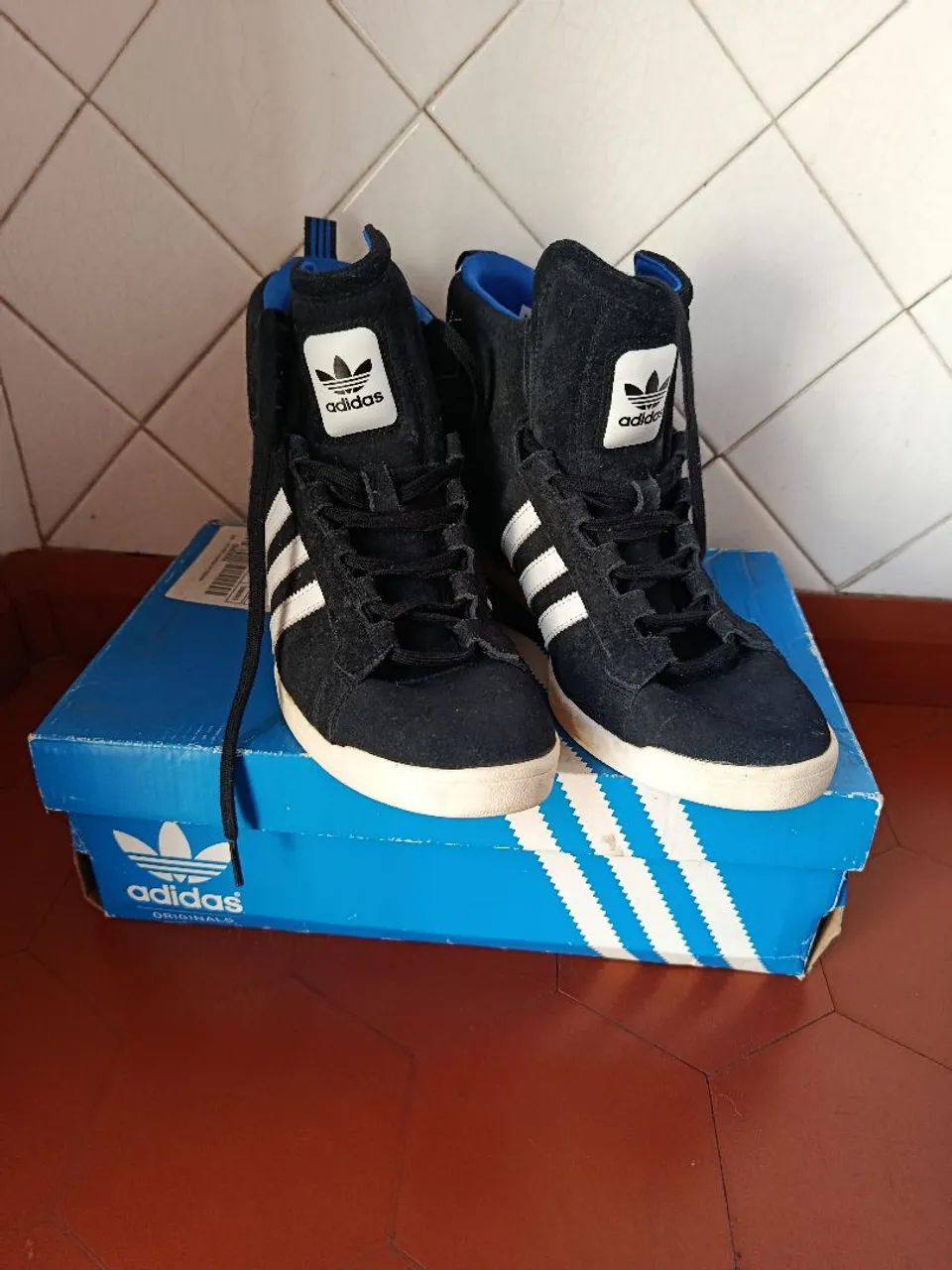 Tênis Adidas retrô  - Foto 2