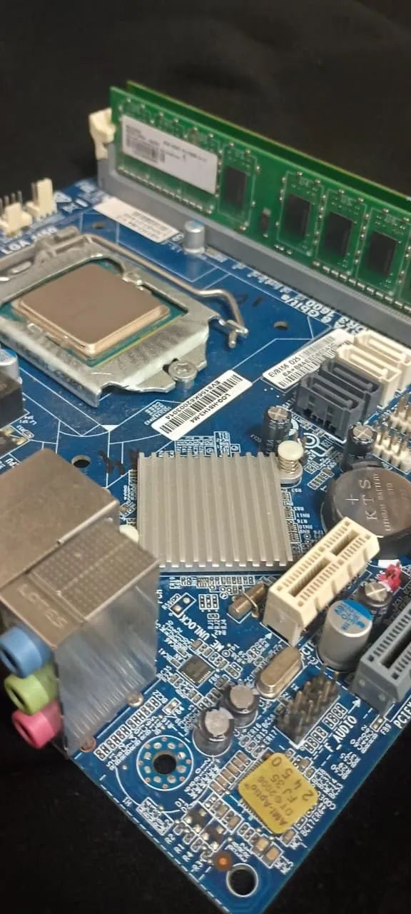 Kit Placa mãe LGA 1150 Processador i3 e Memória 8GB - Foto 2