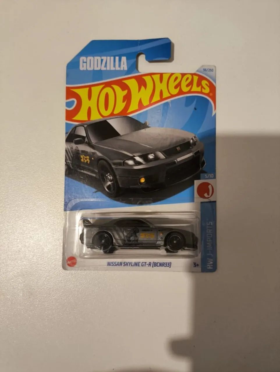 Carrinho Hotwheels LACRADO edição Godzilla GT-R33