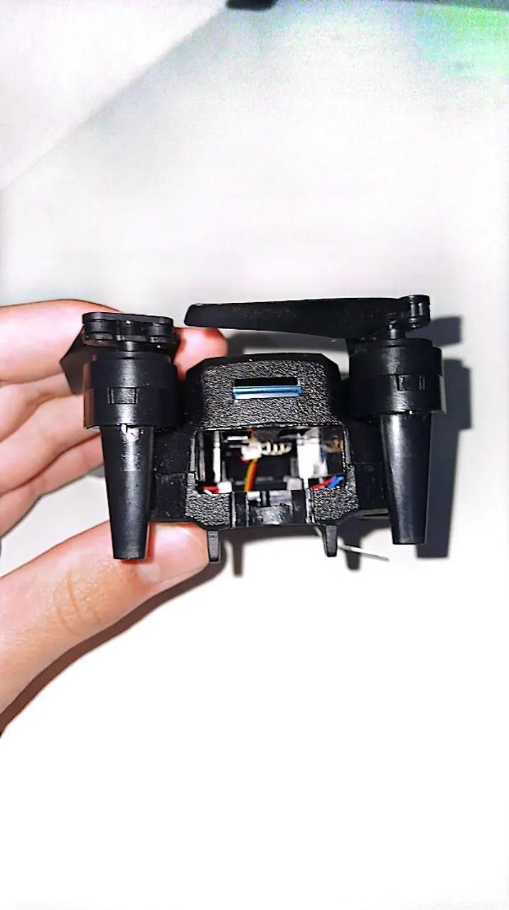 Drone E88 Dobrável com Controle e Maleta / Bag (Sem Bateria) - Foto 3