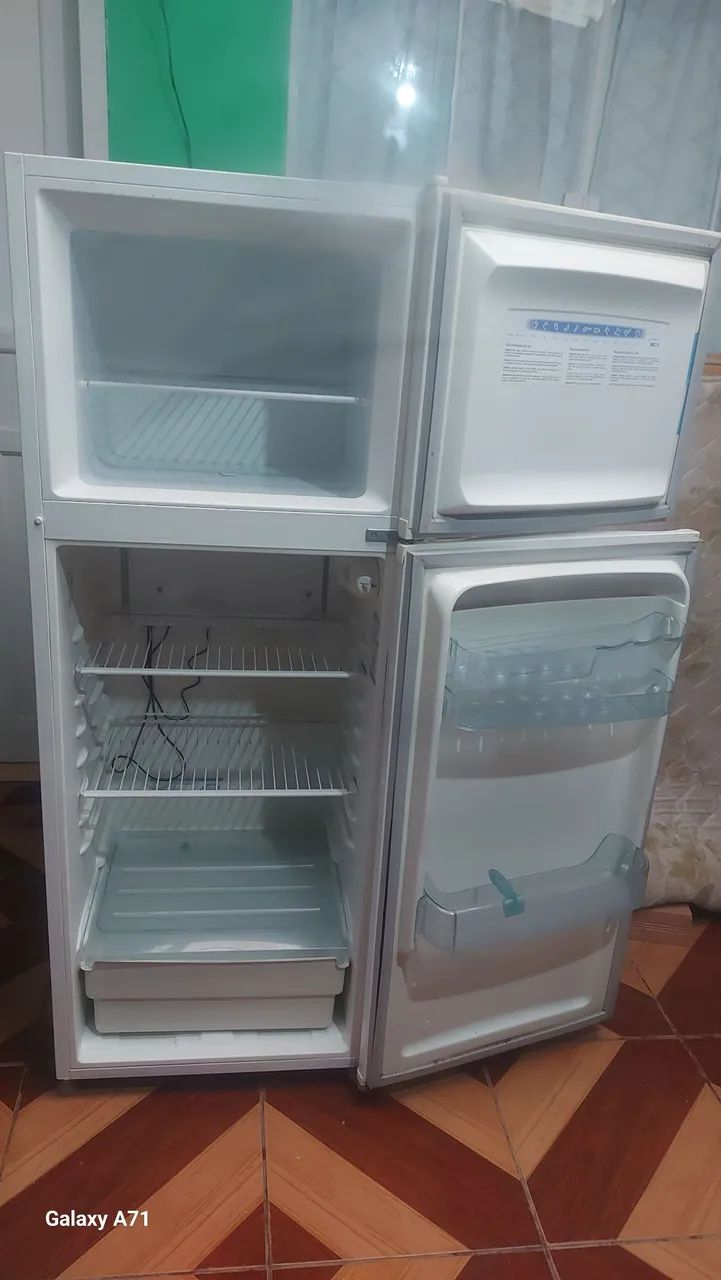 Vendo geladeira eletrolux - Foto 2