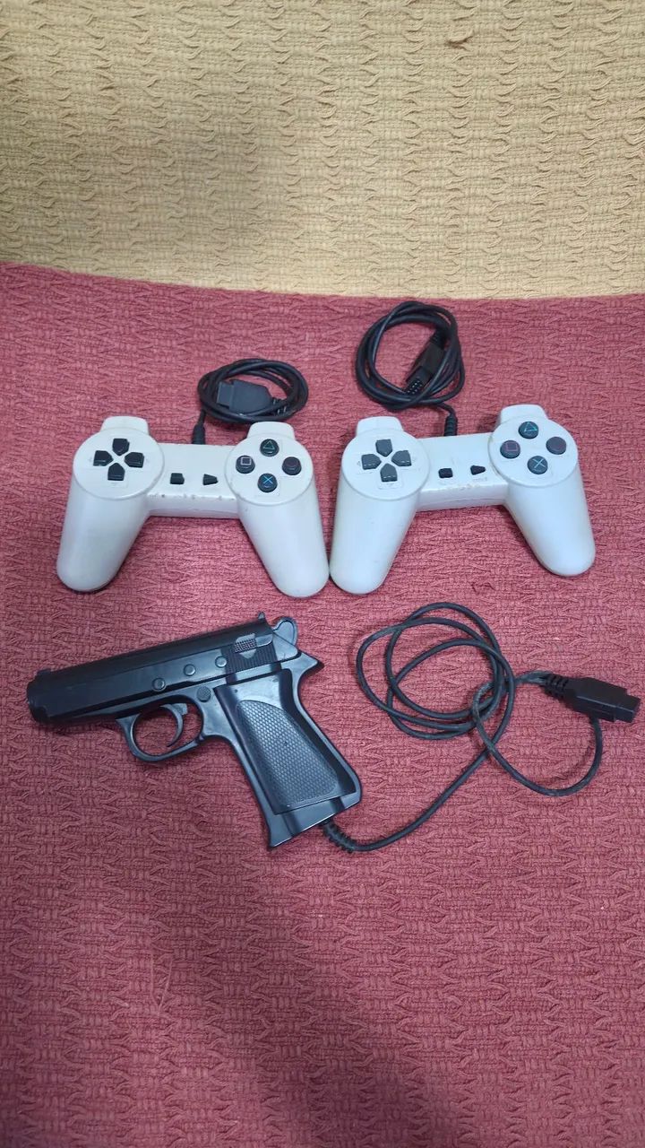 controles e pistola polystation