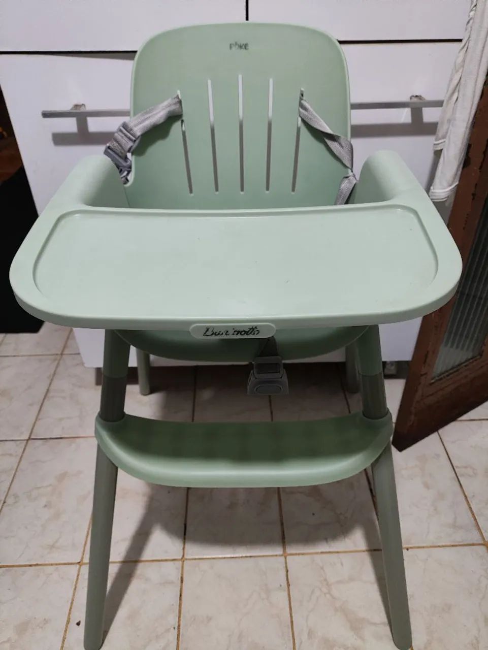 Cadeirinha de alimentação 